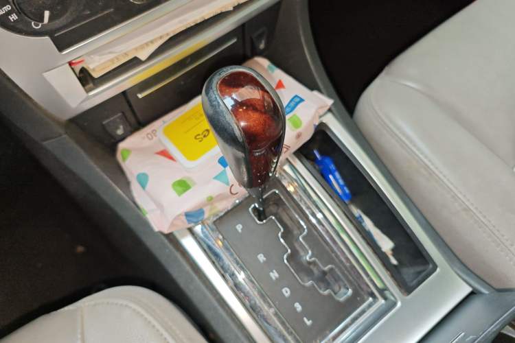 Used Chrysler 300C 2006 2.7L Luxury Edition Gear Lever