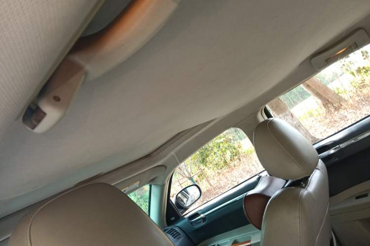 Used Chrysler 300C 2006 2.7L Luxury Edition Headliner