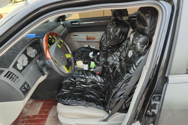 Used Chrysler 300C 2006 3.5L Luxury Navigation Edition Left Front Seat