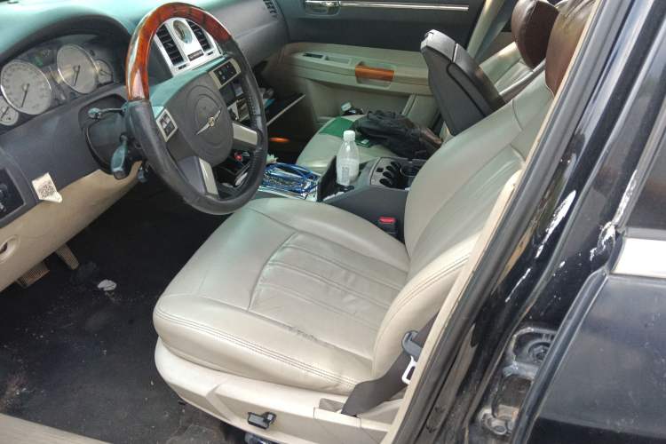 Used Chrysler 300C 2006 2.7L Luxury Edition Left Front Seat