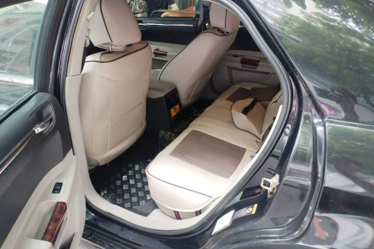 Used Chrysler 300C 2006 3.5L Luxury Navigation Edition Left Rear Seat