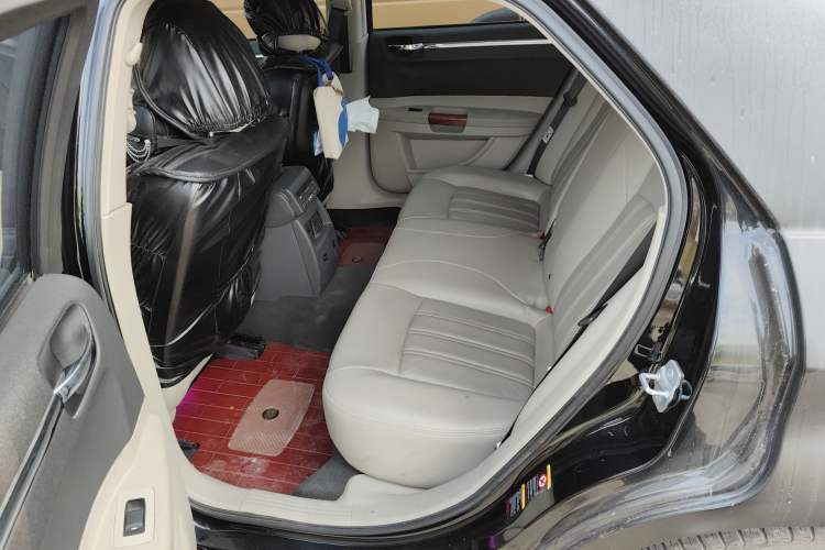 Used Chrysler 300C 2006 3.5L Luxury Navigation Edition Left Rear Seat