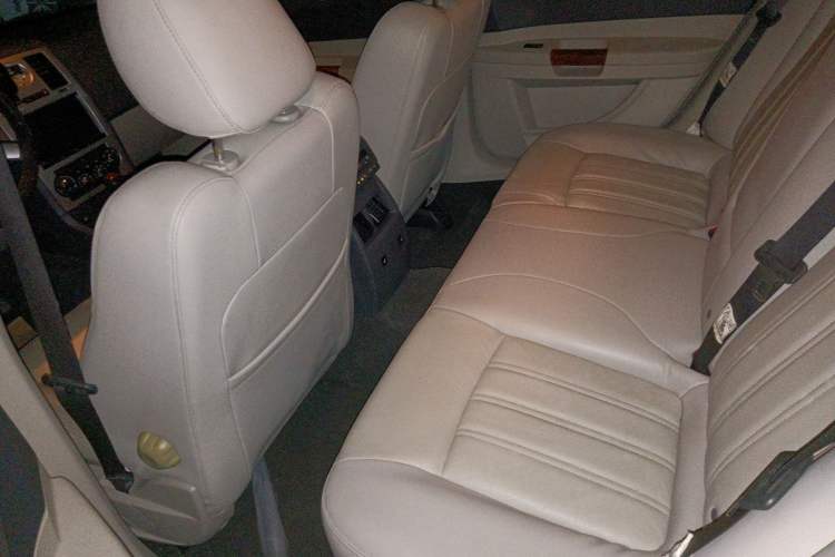 Used Chrysler 300C 2006 5.7L Luxury Navigation Edition Left Rear Seat