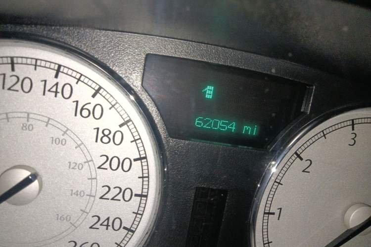 Used Chrysler 300C 2006 5.7L Luxury Navigation Edition Odometer Close Up
