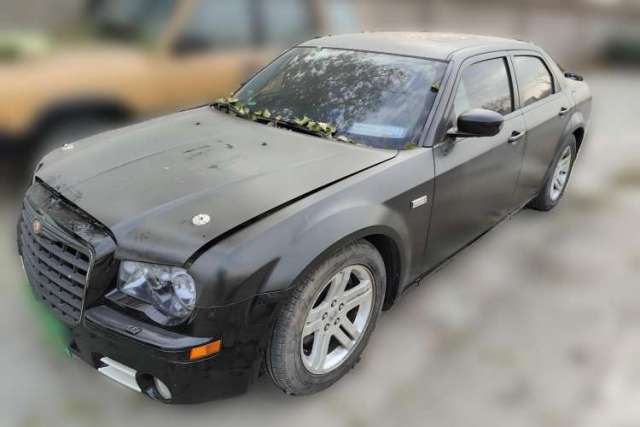 Used Chrysler 300C 2006 3.5L Luxury Navigation Edition