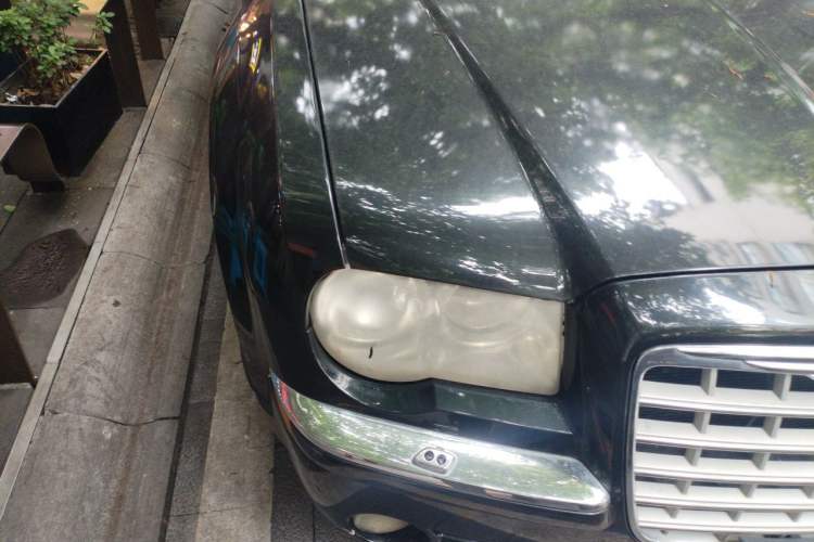 Used Chrysler 300C 2006 3.5L Luxury Navigation Edition Right Front Headlight