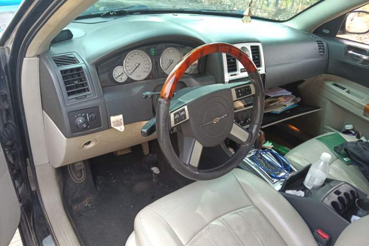 Used Chrysler 300C 2006 2.7L Luxury Edition Steering Wheel