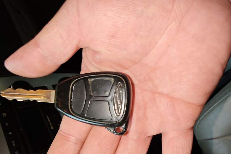 Used Chrysler 300C 2006 2.7L Luxury Edition Vehicle Key
