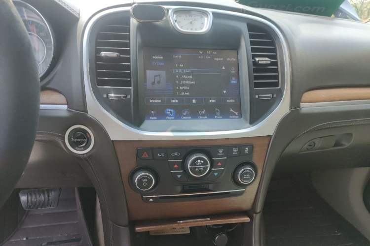 Used Chrysler 300C 2012 3.6L Luxury Edition Audio And AC Panel