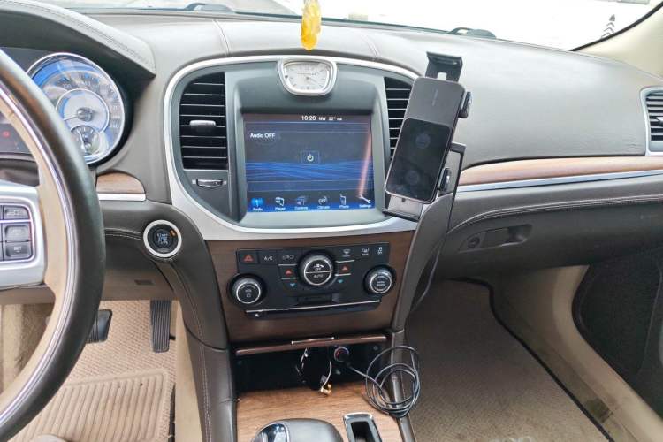 Used Chrysler 300C 2012 3.6L Luxury Edition Audio And AC Panel