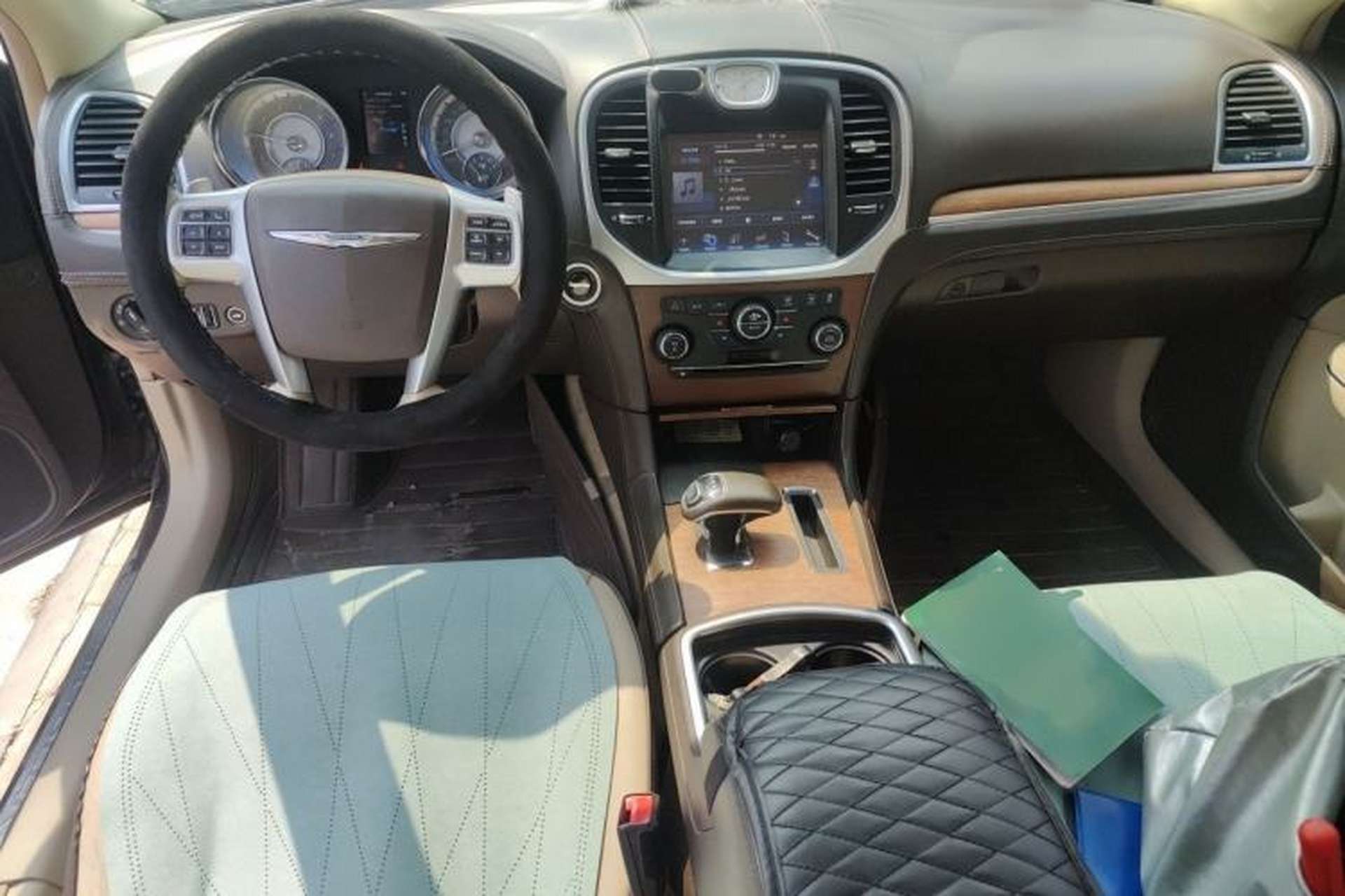 Used Chrysler 300C 2012 3.6L Luxury Edition Center Console