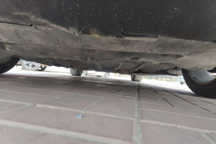 Used Chrysler 300C 2012 3.6L Luxury Edition Chassis Front