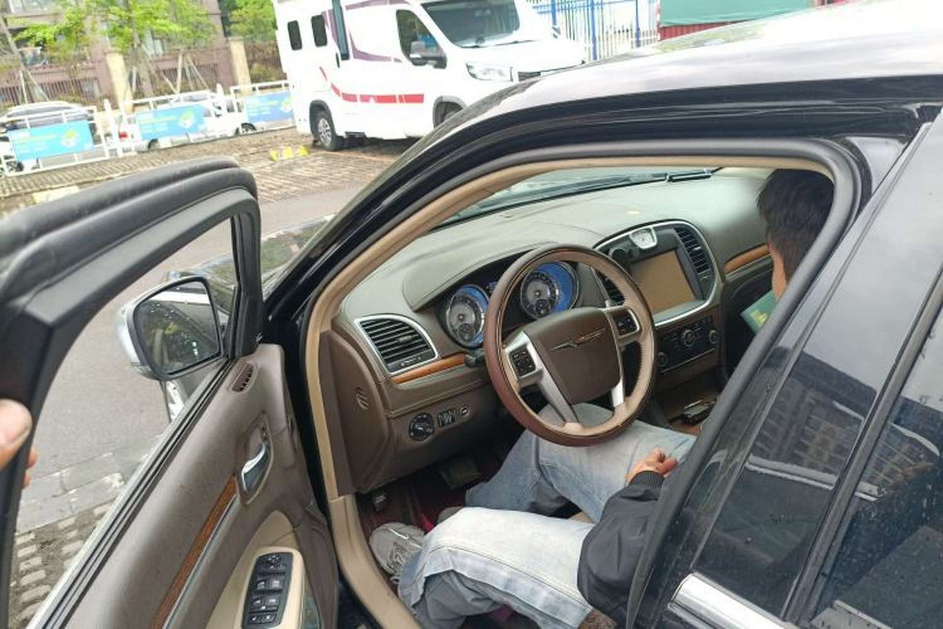 Used Chrysler 300C 2012 3.6L Luxury Edition Driver Seat
