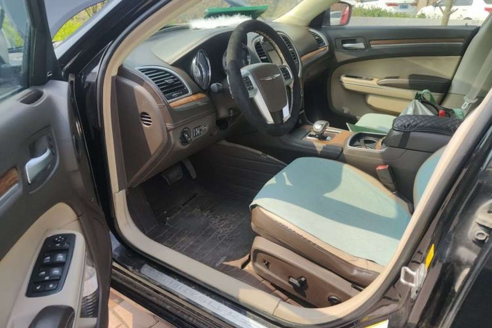 Used Chrysler 300C 2012 3.6L Luxury Edition Driver Seat