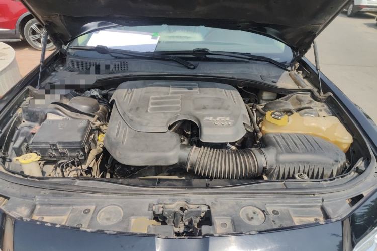 Used Chrysler 300C 2012 3.6L Luxury Edition Engine Bay