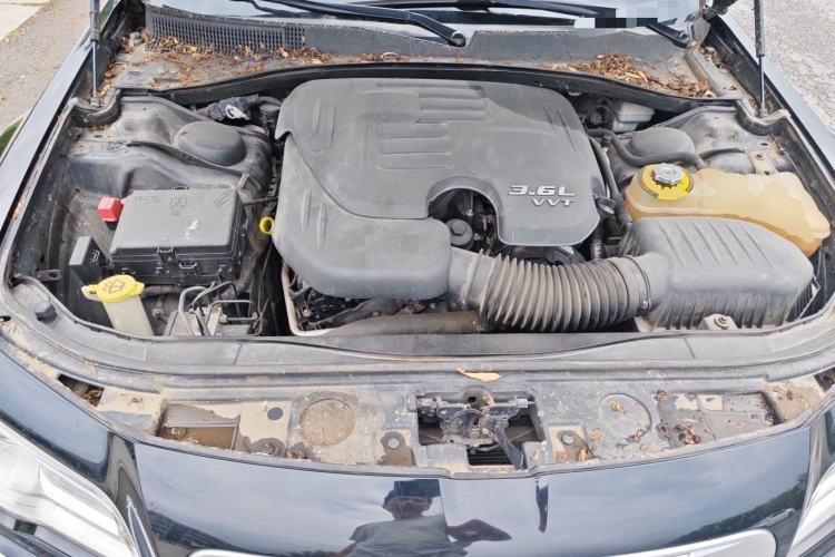 Used Chrysler 300C 2012 3.6L Luxury Edition Engine Bay