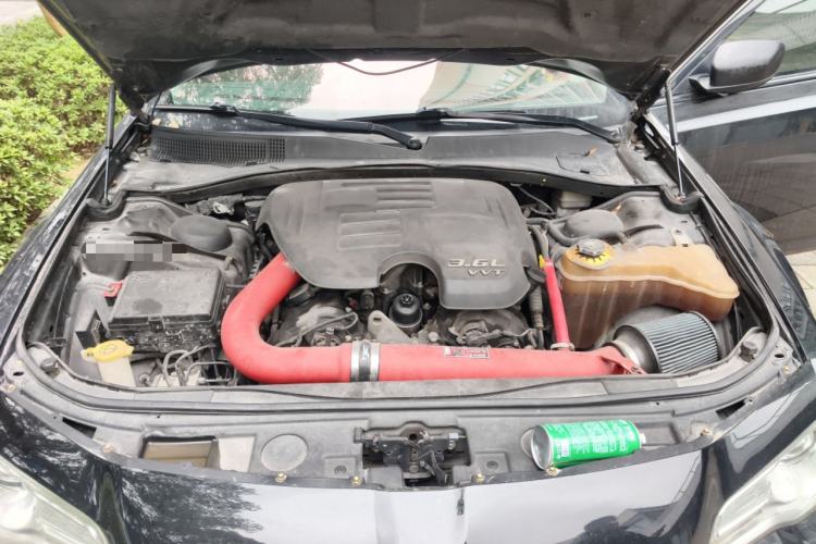 Used Chrysler 300C 2012 3.6L Luxury Edition Engine Bay