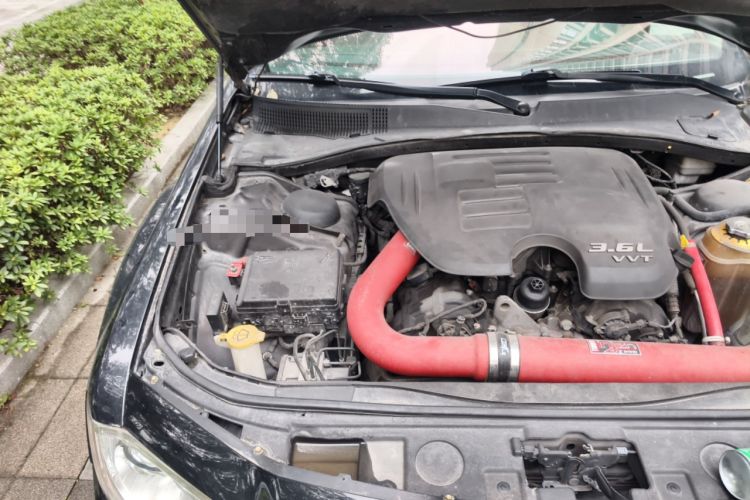Used Chrysler 300C 2012 3.6L Luxury Edition Engine Bay Right