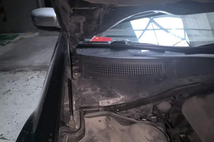 Used Chrysler 300C 2012 3.6L Luxury Edition Engine Bay Right