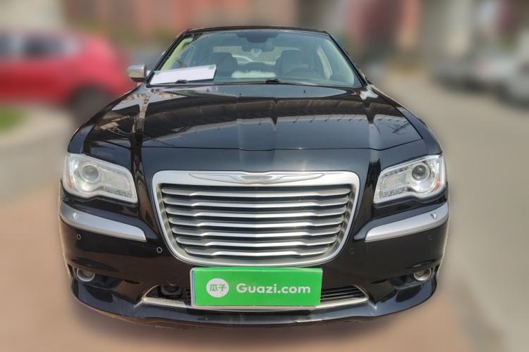 Used Chrysler 300C 2012 3.6L Luxury Edition Front