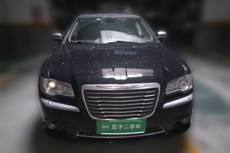 Used Chrysler 300C 2012 3.6L Luxury Edition Front