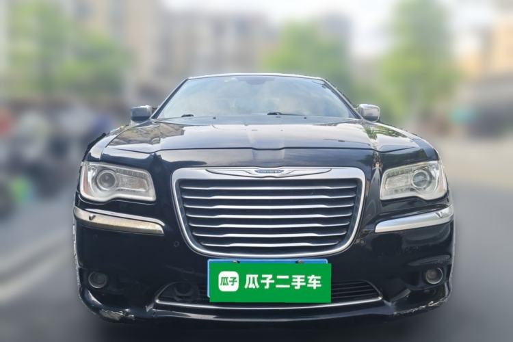 Used Chrysler 300C 2012 3.6L Luxury Edition Front