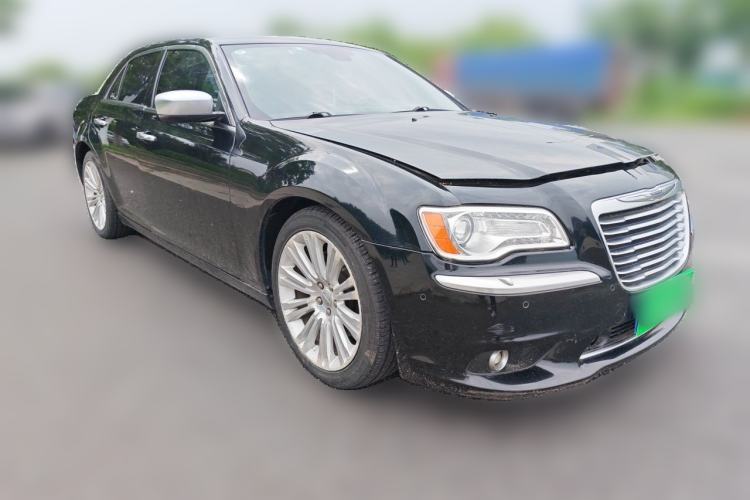 Used Chrysler 300C 2012 3.6L Luxury Edition Front Right 45 Deg
