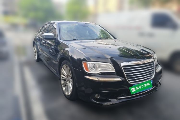 Used Chrysler 300C 2012 3.6L Luxury Edition Front Right 45 Deg