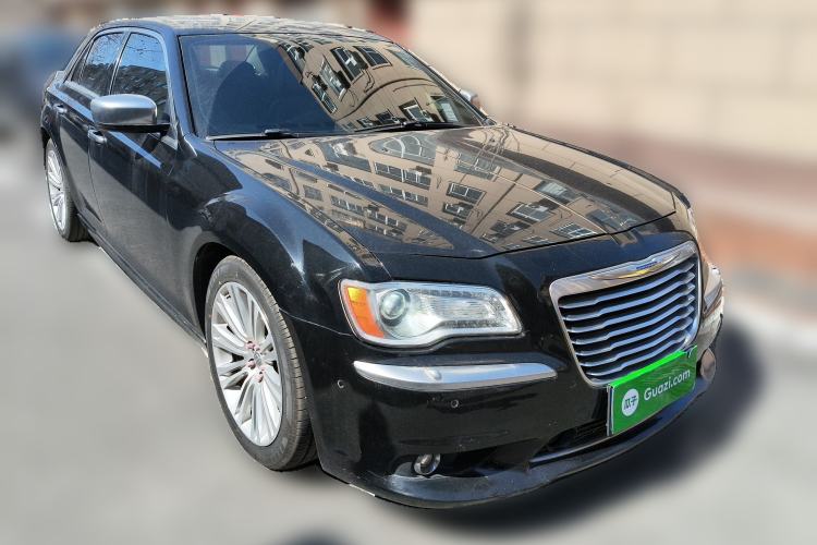 Used Chrysler 300C 2012 3.6L Luxury Edition Front Right 45 Deg