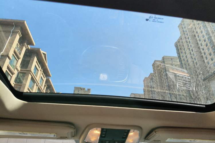 Used Chrysler 300C 2012 3.6L Luxury Edition Headliner