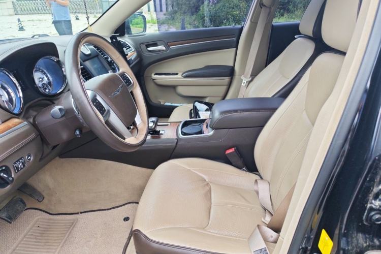 Used Chrysler 300C 2012 3.6L Luxury Edition Left Front Seat