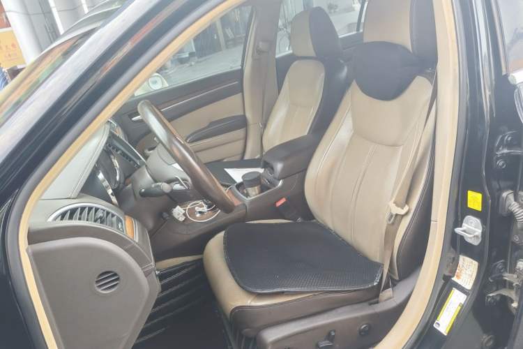 Used Chrysler 300C 2012 3.6L Luxury Edition Left Front Seat