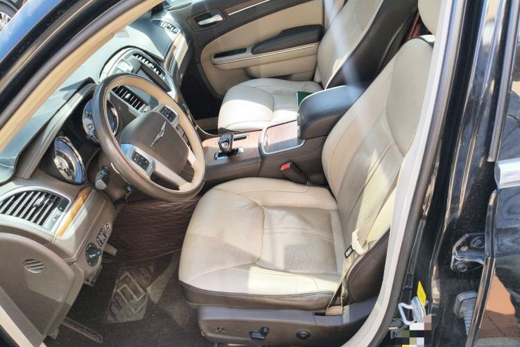 Used Chrysler 300C 2012 3.6L Luxury Edition Left Front Seat