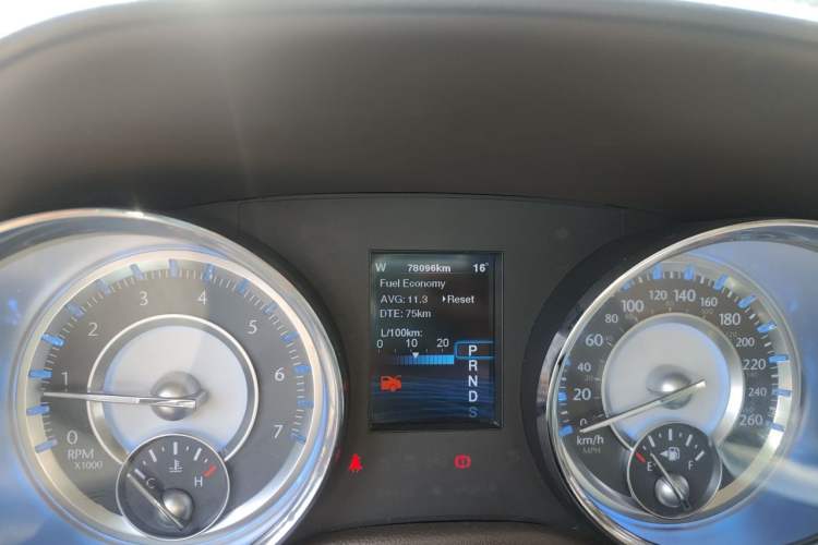 Used Chrysler 300C 2012 3.6L Luxury Edition Odometer Close Up