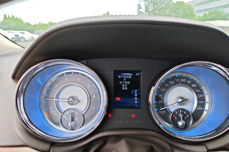 Used Chrysler 300C 2012 3.6L Luxury Edition Odometer Close Up