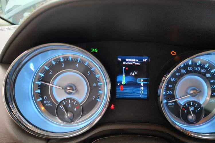 Used Chrysler 300C 2012 3.6L Luxury Edition Odometer Close Up