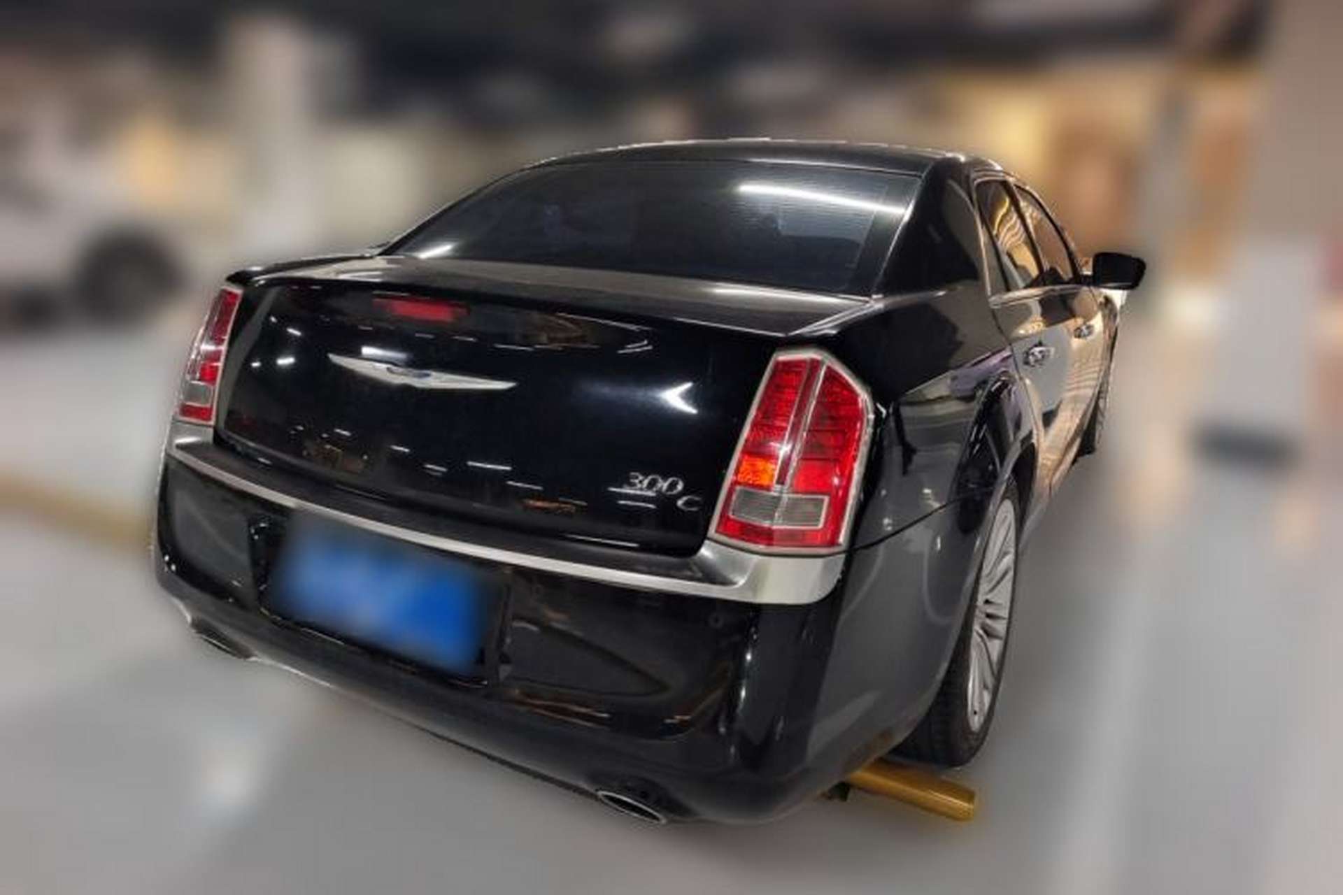 Used Chrysler 300C 2012 3.6L Luxury Edition Rear Right 45 Deg