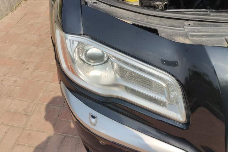 Used Chrysler 300C 2012 3.6L Luxury Edition Right Front Headlight