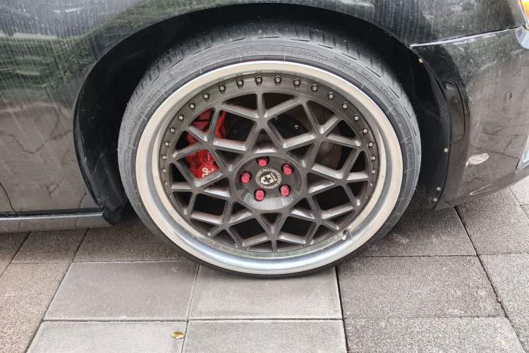 Used Chrysler 300C 2012 3.6L Luxury Edition Right Front Wheel Hub