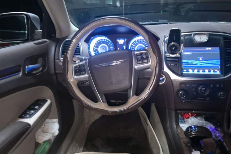 Used Chrysler 300C 2012 3.6L Luxury Edition Steering Wheel