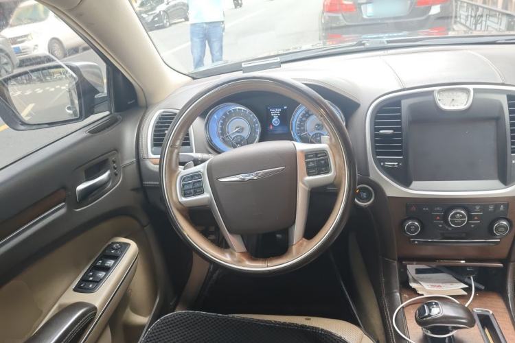 Used Chrysler 300C 2012 3.6L Luxury Edition Steering Wheel