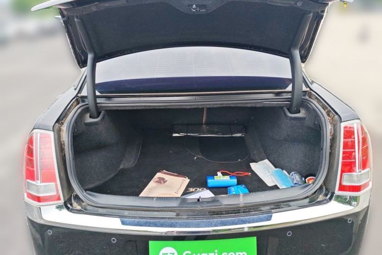 Used Chrysler 300C 2012 3.6L Luxury Edition Trunk
