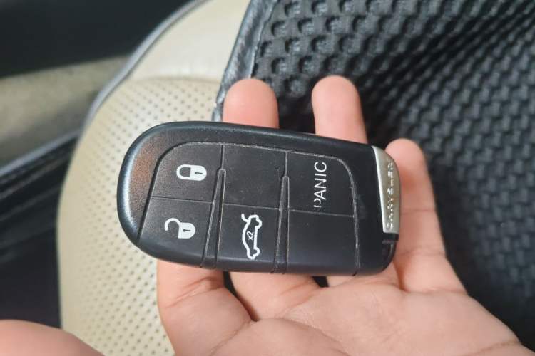 Used Chrysler 300C 2012 3.6L Luxury Edition Vehicle Key