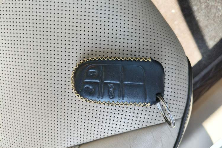 Used Chrysler 300C 2012 3.6L Luxury Edition Vehicle Key