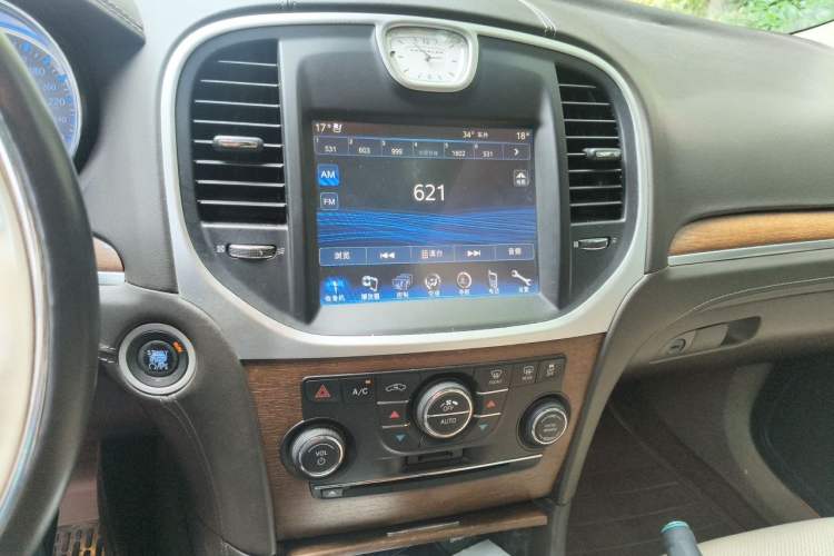 Used Chrysler 300C 2012 3.6L Luxury Edition Audio And AC Panel