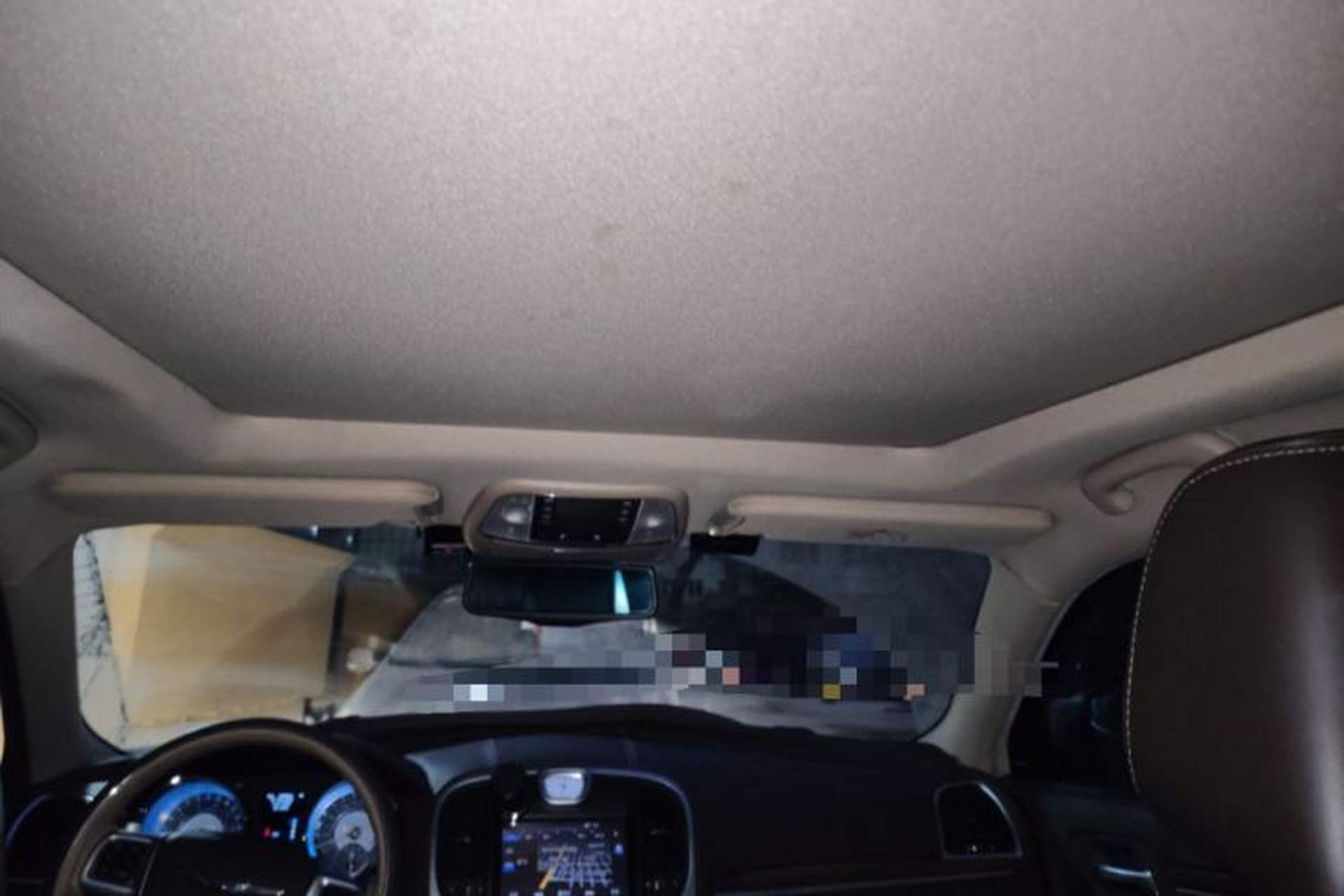 Used Chrysler 300C 2012 3.6L Luxury Edition Headliner