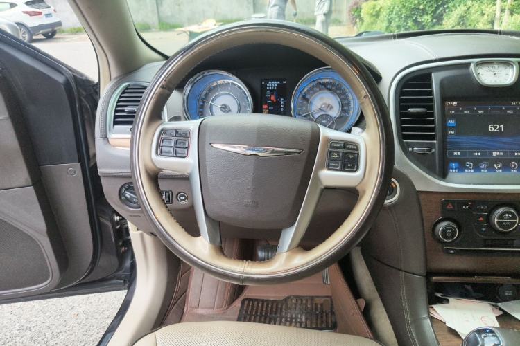 Used Chrysler 300C 2012 3.6L Luxury Edition Steering Wheel