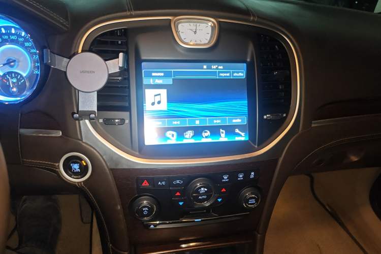 Used Chrysler 300C 2012 3.6L Luxury Edition Audio And AC Panel