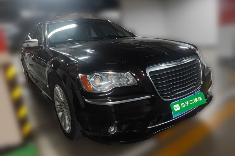 Used Chrysler 300C 2012 3.6L Luxury Edition Front Right 45 Deg