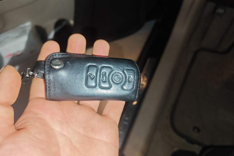 Used Chrysler 300C 2012 3.6L Luxury Edition Vehicle Key